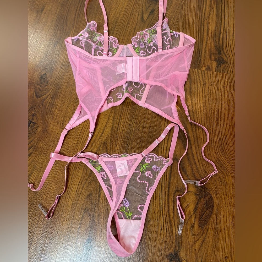 🎀🌷 Ethereal Pink Floral Embroidered Garter Lingerie Set Corset Bra & Thong 🌷🎀 - Picture 11 of 16
